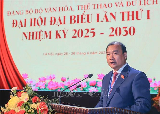 Ủy viên Dự khuyết Trung ương Đảng, Uỷ viên Ban Thường vụ Đảng ủy Bộ, Thứ trưởng Thường trực Bộ Văn hoá, Thể thao và Du lịch Lê Hải Bình phát biểu. Ảnh: Hoàng Hiếu - TTXVN