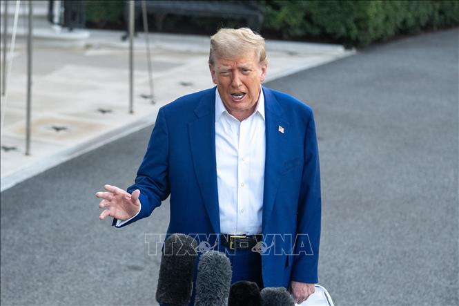 Tổng thống Mỹ Donald Trump phát biểu với báo giới tại Washington, DC. Ảnh: THX/TTXVN
