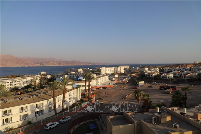 Thành phố Eilat có cửa khẩu sang Taba (Ai Cập) và Aqaba (Jordan) – thuận tiện cho khách du lịch khám phá ba quốc gia chỉ trong một chuyến đi. Ảnh: Thanh Bình - PV TTXVN tại Israel