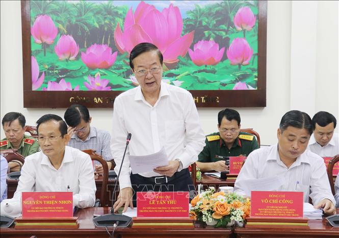 Ông Lê Tấn Thủ, Trưởng ban Tổ chức Thành ủy Cần Thơ phát biểu. Ảnh: Ngọc Thiện- TTXVN