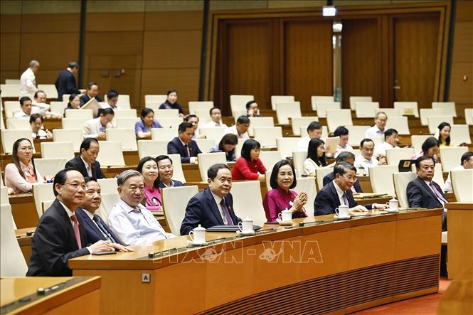 Tổng Bí thư Tô Lâm, Chủ tịch Quốc hội Trần Thanh Mẫn và đại biểu Quốc hội dự lễ công bố. Ảnh: Doãn Tấn - TTXVN