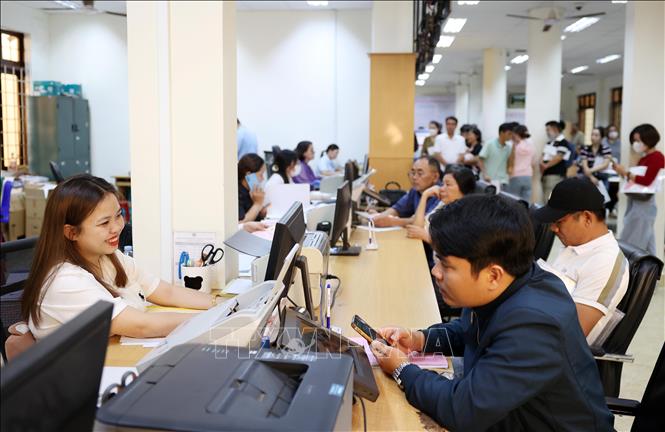 UBND phường Buôn Ma Thuột (mới), tỉnh Đắk Lắk vận hành thử nghiệm Trung tâm phục vụ hành chính công. Ảnh: Hoài Thu – TTXVN