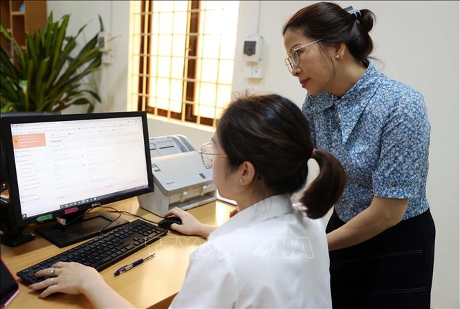 UBND phường Buôn Ma Thuột (mới), tỉnh Đắk Lắk vận hành thử nghiệm cấu hình hoạt động của Trung tâm phục vụ hành chính công. Ảnh: Hoài Thu – TTXVN