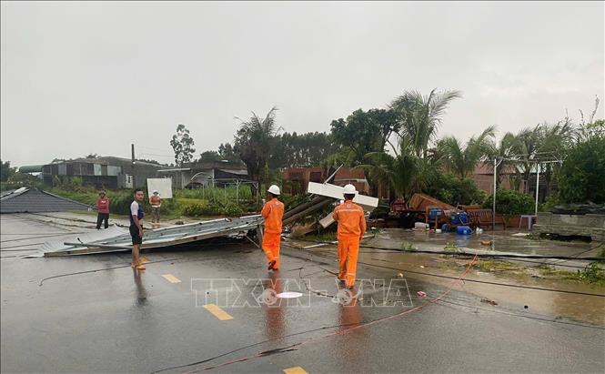 Mưa lớn kèm giông lốc gây thiệt hại hơn 1,1 tỷ đồng tại xã An Thành, huyện Đăk Pơ, tỉnh Gia Lai. Ảnh: TTXVN phát