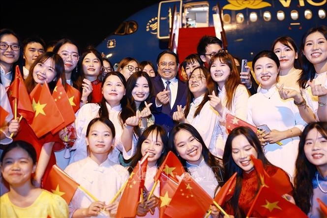 Lễ tiễn Thủ tướng Phạm Minh Chính kết thúc chuyến tham dự Hội nghị WEF 16 Thiên Tân và làm việc tại Trung Quốc. Ảnh: Dương Giang-TTXVN