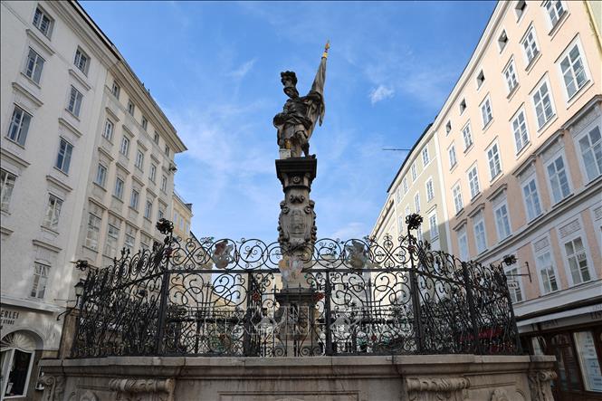 Phố cổ Salzburg. Ảnh: Thu Hằng - Pv TTXVN tại Áo