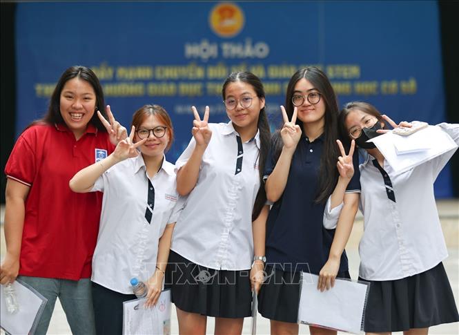 Thí sinh Hà Nội dự thi tốt nghiệp THPT năm 2025 chương trình GDPT 2018 tự tin bước vào môn thi tự chọn. Ảnh: Thanh Tùng - TTXVN 