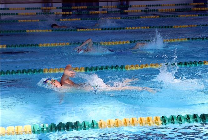 Các vận động viên tranh tài cự ly 50m bơi tự do. Ảnh: Trần Lê Lâm – TTXVN 