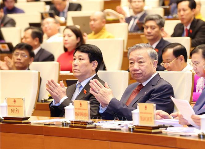 Các đồng chí lãnh đạo dự bế mạc Kỳ họp thứ 9, Quốc hội khoá XV. Ảnh: Phương Hoa - TTXVN