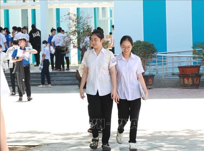 Thí sinh tại Trường THPT Thái Nguyên, Nha Trang. Ảnh: Đặng Tuấn- TTXVN 