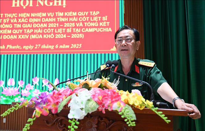 Đại tá Nguyễn Thành Ruân, Phó Chính ủy Bộ CHQS tỉnh Bình Phước, phát biểu tại hội nghị. Ảnh: Đậu Tất Thành – TTXVN.