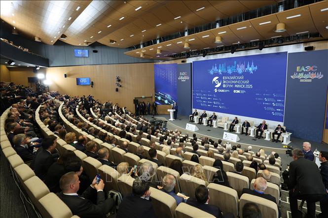 Toàn cảnh phiên họp của Diễn đàn kinh tế Á-Âu tại Minsk, Belarus ngày 26/6/2025. Ảnh: THX/TTXVN