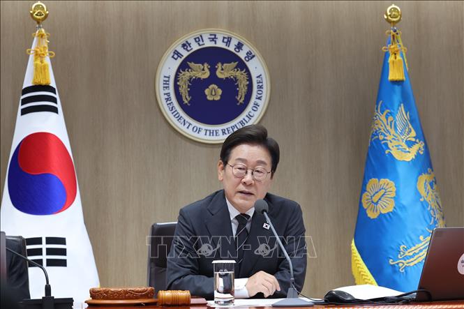 Tổng thống Hàn Quốc Lee Jae Myung chủ trì cuộc họp nội các tại Seoul ngày 19/6/2025. Ảnh: YONHAP/TTXVN