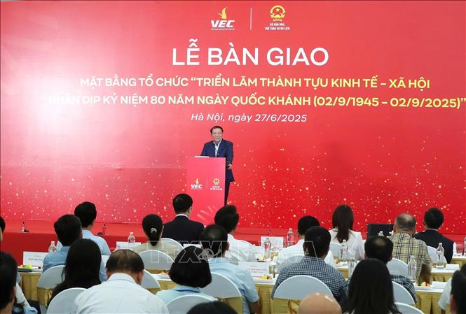 Bộ trưởng Bộ Văn hóa, Thể thao và Du lịch Nguyễn Văn Hùng phát biểu tại buổi lễ. Ảnh: TTXVN