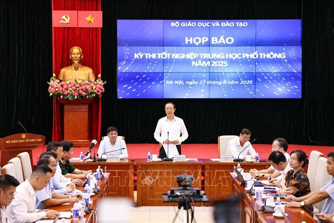 Thứ trưởng thường trực Bộ Giáo dục và Đào tạo Phạm Ngọc Thưởng, Trưởng Ban chỉ đạo cấp quốc gia Kỳ thi tốt nghiệp THPT năm 2025 phát biểu. Ảnh: Thanh Tùng - TTXVN