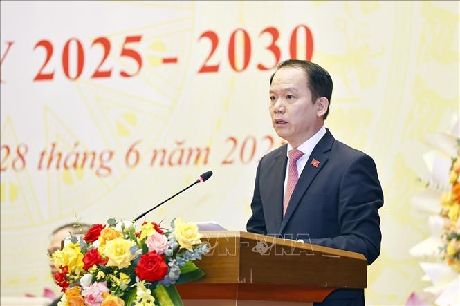 Chủ nhiệm Ủy ban Pháp luật và Tư pháp của Quốc hội Hoàng Thanh Tùng phát biểu khai mạc đại hội. Ảnh: Doãn Tấn – TTXVN