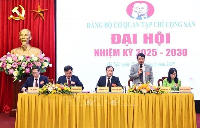 Đoàn Chủ tịch điều hành đại hội. Ảnh: Minh Đức – TTXVN