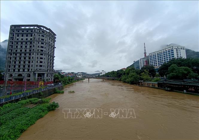 Mực nước sông Lô đang dâng cao. Ảnh: Đức Thọ - TTXVN
