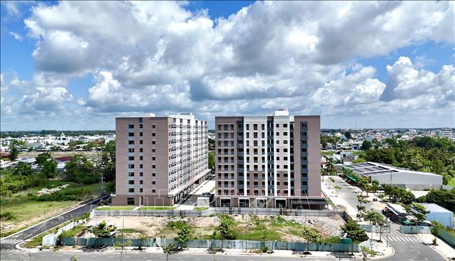 Toà T4 thuộc Dự án Nhà ở xã hội Golden City, thành phố Long Xuyên. Ảnh: Thanh Sang-TTXVN