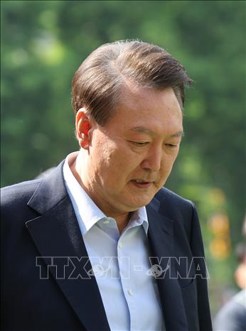 Cựu Tổng thống Hàn Quốc Yoon Suk Yeol tới quận Seocho ở Seoul ngày 3/6/2025. Ảnh: YONHAP/TTXVN
