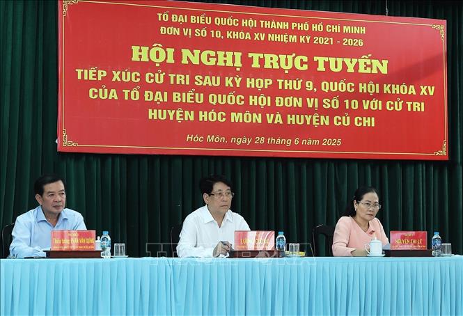 Chủ tịch nước Lương Cường tiếp xúc cử tri huyện Hóc Môn và huyện Củ Chi. Ảnh: Lâm Khánh – TTXVN