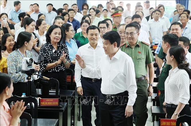 Chủ tịch nước Lương Cường dự Hội nghị tiếp xúc cử tri huyện Hóc Môn và huyện Củ Chi. Ảnh: Lâm Khánh – TTXVN