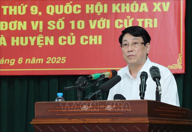 Chủ tịch nước Lương Cường phát biểu với cử tri huyện Hóc Môn và huyện Củ Chi, Thành phố Hồ Chí Minh. Ảnh: Lâm Khánh – TTXVN