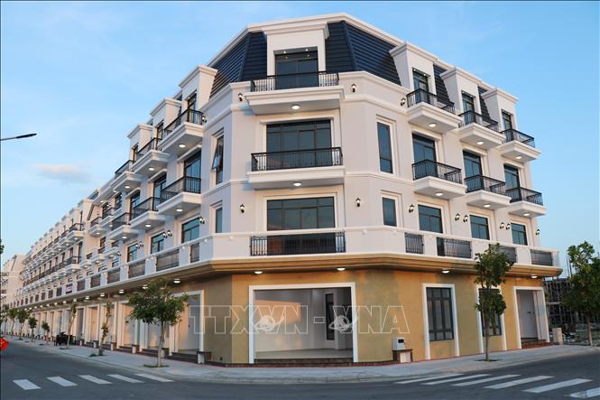 Các căn shophouse thuộc dự án Khu đô thị biển Bình Sơn (Bình Sơn Ocean Park) tại phường Mỹ Bình, thành phố Phan Rang – Tháp Chàm. Ảnh: Nguyễn Thành – TTXVN
