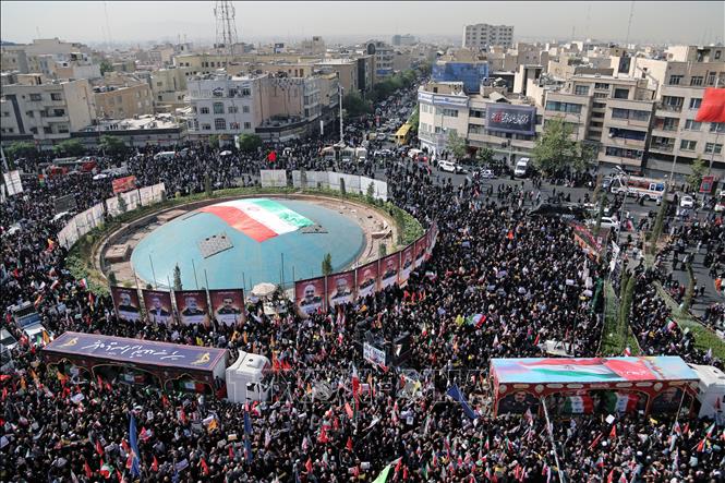 Iran tổ chức lễ tang cấp nhà nước cho các nạn nhân trong cuộc xung đột với Israel, tại Tehran, ngày 28/6/2025. Ảnh: THX/TTXVN