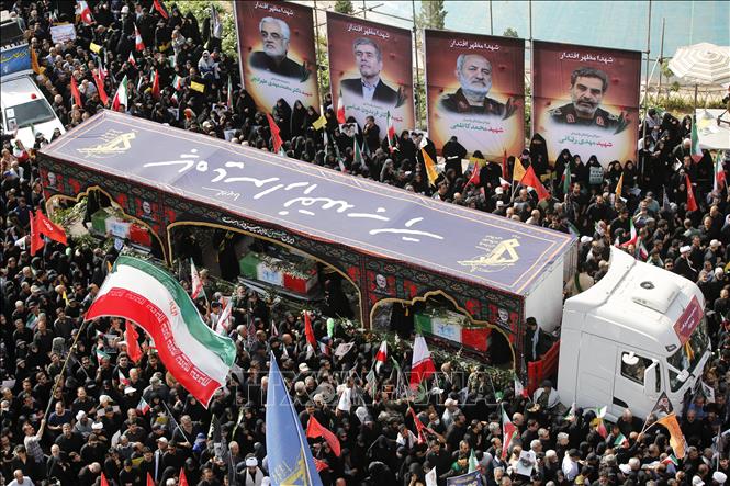 Iran tổ chức lễ tang cấp nhà nước cho các nạn nhân trong cuộc xung đột với Israel, tại Tehran, ngày 28/6/2025. Ảnh: THX/TTXVN