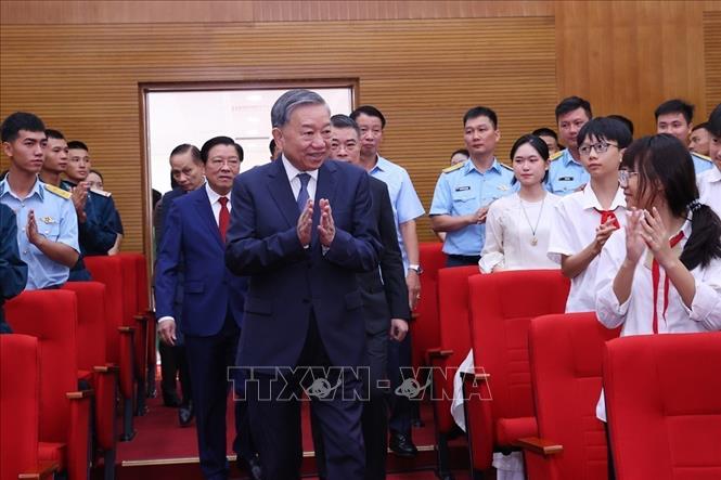 Tổng Bí thư Tô Lâm và các đại biểu đến dự Triển lãm 