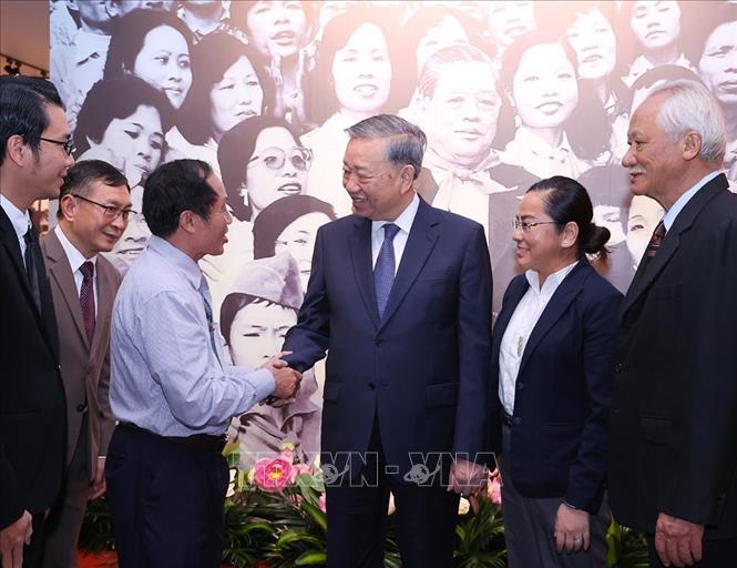 Tổng Bí thư Tô Lâm với các đại biểu. Ảnh: Văn Điệp – TTXVN