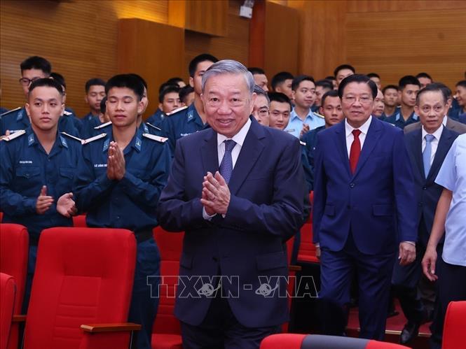 Tổng Bí thư Tô Lâm và các đại biểu đến dự Triển lãm 