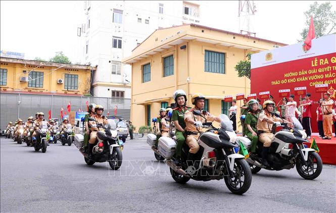 Các lực lượng ra quân hướng ứng buổi lễ. Ảnh: Phạm Kiên - TTXVN