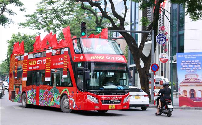 Các lực lượng ra quân hướng ứng buổi lễ. Ảnh: Phạm Kiên - TTXVN