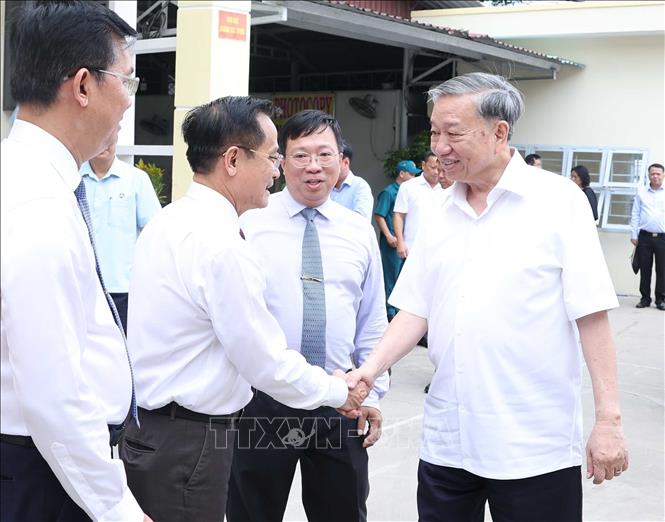 Tổng Bí thư Tô Lâm khảo sát thực tế mô hình tổ chức chính quyền địa phương 2 cấp tại xã Tân Vĩnh Lộc, Thành phố Hồ Chí Minh. Ảnh: Thống Nhất – TTXVN