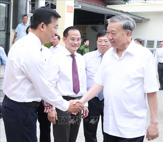 Tổng Bí thư Tô Lâm khảo sát thực tế mô hình tổ chức chính quyền địa phương 2 cấp tại xã Tân Vĩnh Lộc, Thành phố Hồ Chí Minh. Ảnh: Thống Nhất – TTXVN
