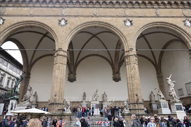 Bảo tàng mở Loggia dei Lanzi tại Quảng trường  Piazza della Signoria của thành phố Florence. Ảnh: Dương Hoa - PV TTXVN tại Italy