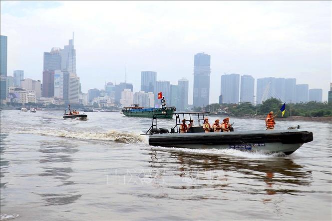 Lực lượng Công an Thành phố Hồ Chí Minh tăng cường các hoạt động tuần tra, bảo vệ giữ gìn an ninh trật tự trên địa bàn Thành phố. Ảnh: Thanh Vũ-TTXVN