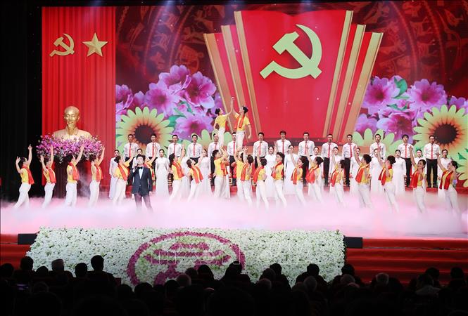 Chương trình văn nghệ chào mừng. Ảnh: Lâm Khánh – TTXVN