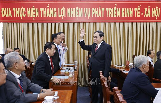 Chủ tịch Quốc hội Trần Thanh Mẫn với đại biểu dự Lễ Công bố Nghị quyết. Ảnh: Doãn Tấn - TTXVN