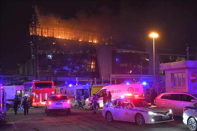 Hiện trường vụ tấn công tại phòng hòa nhạc Crocus City Hall ở ngoại ô Moskva, Nga, ngày 22/3/2024. Ảnh: THX/TTXVN