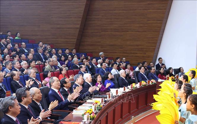 Tổng Bí thư Tô Lâm và các đồng chí lãnh đạo, nguyên lãnh đạo Đảng, Nhà nước, các đại biểu dự buổi lễ. Ảnh: Thống Nhất – TTXVN
