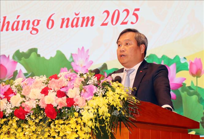 Bí thư Tỉnh ủy Quảng Ninh Vũ Đại Thắng phát biểu chỉ đạo. Ảnh: Văn Đức - TTXVN