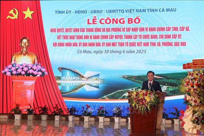 Đồng chí Lê Minh Hoan, Ủy viên Trung ương Đảng, Phó Chủ tịch Quốc hội phát biểu chỉ đạo tại buổi lễ. Ảnh: Kim Há – TTXVN