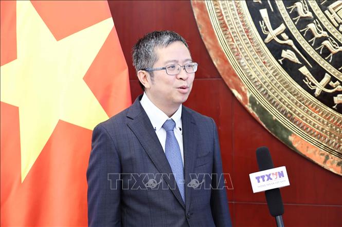 Đại sứ Việt Nam tại Trung Quốc Phạm Thanh Bình trả lời phỏng vấn về việc Việt Nam thực hiện mô hình chính quyền địa phương theo hai cấp. Ảnh: Công Tuyên - PV TTXVN tại Trung Quốc