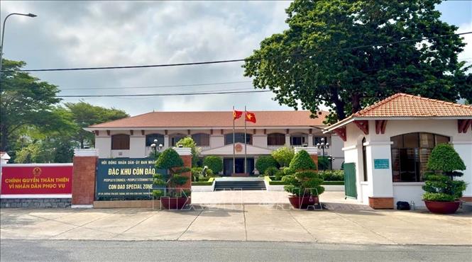 Trụ sở HĐND - UBND đặc khu Côn Đảo. Ảnh: TTXVN phát