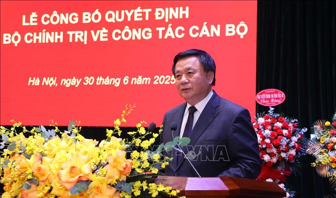 Ủy viên Bộ Chính trị, Giám đốc Học viện Chính trị quốc gia Hồ Chí Minh, Chủ tịch Hội đồng Lý luận Trung ương Nguyễn Xuân Thắng phát biểu chỉ đạo, giao nhiệm vụ. Ảnh: Văn Điệp – TTXVN