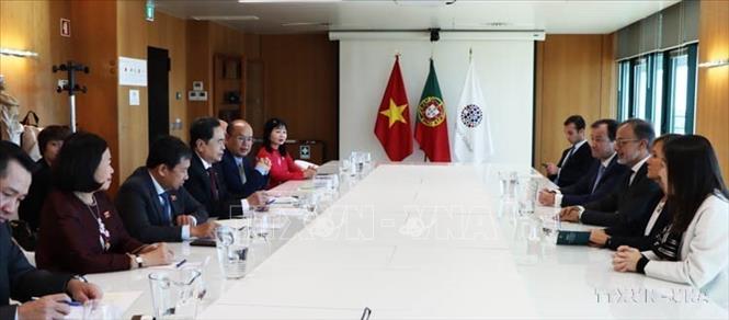 Phó Chủ tịch thường trực Quốc hội Trần Thanh Mẫn tiếp ông Ricardo Valente, Ủy viên Hội đồng thành phố về kinh tế và tài chính thành phố Porto (Bồ Đào Nha, 13/11/2023). Ảnh: Hương Giang - TTXVN