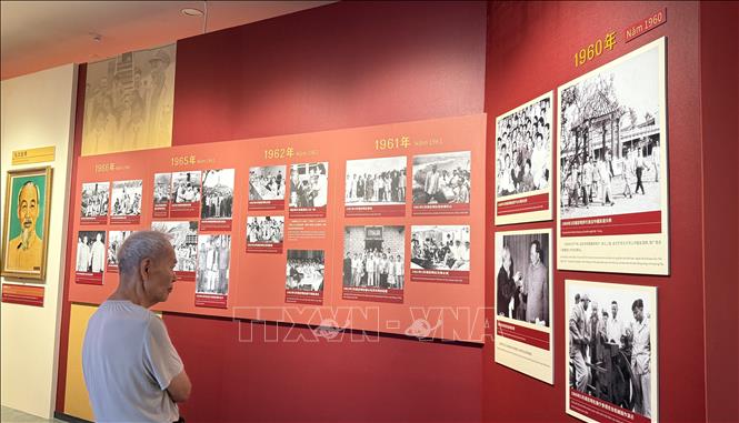 An exhibition on President Ho Chi Minh’s revolutionary career in China has been jointly held by the Guangdong Museum of Revolutionary History of China and the Ho Chi Minh Museum of Vietnam. VNA Photo: Mạc Luyện